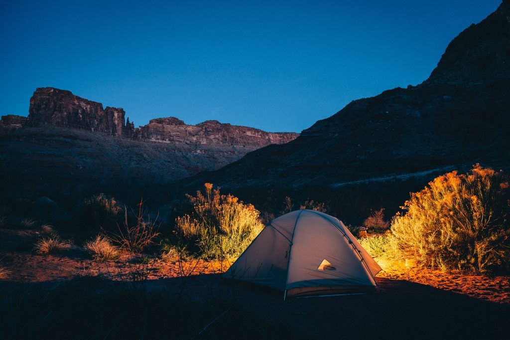 Rooftop Camping vs. Camping on the Ground – Rooftop Wins