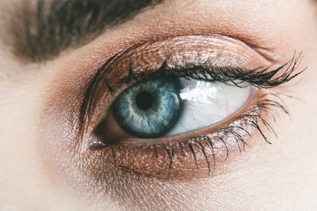 4 Common Eye Care Myths